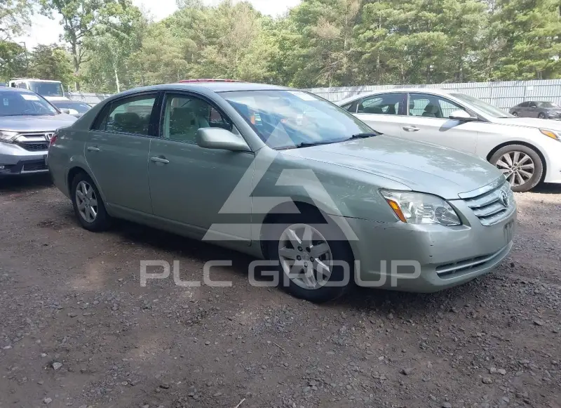 2005 Toyota AVALON photo