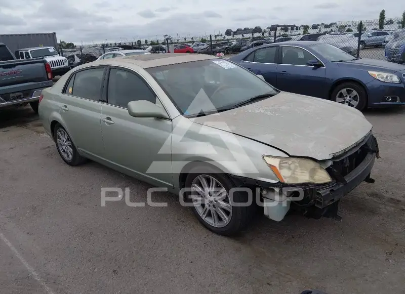 2005 Toyota AVALON фото