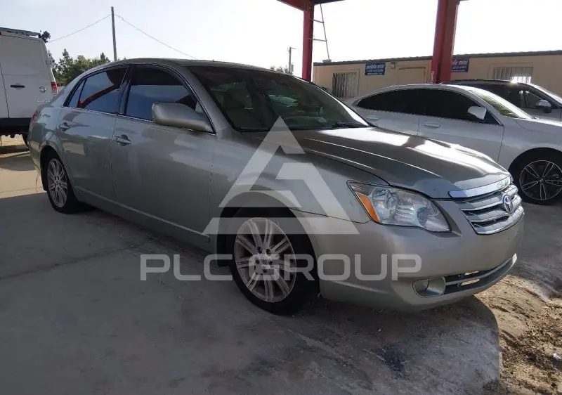 2005 Toyota AVALON photo