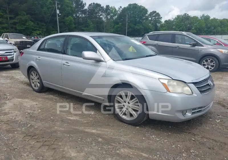2005 Toyota AVALON photo