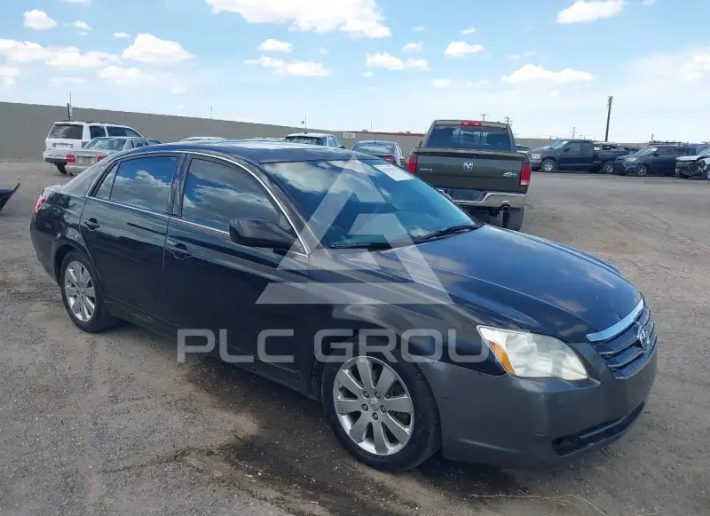 2005 Toyota AVALON фото
