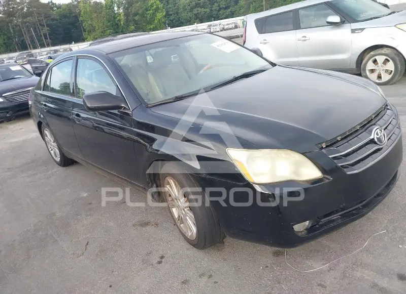 2005 Toyota AVALON photo