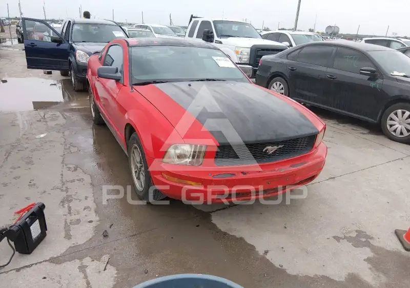 2005 Ford MUSTANG photo