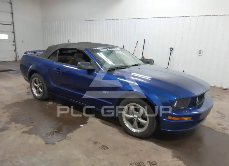 2005 Ford MUSTANG photo