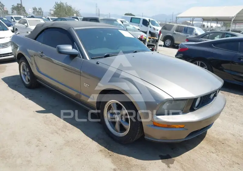 2005 Ford MUSTANG photo