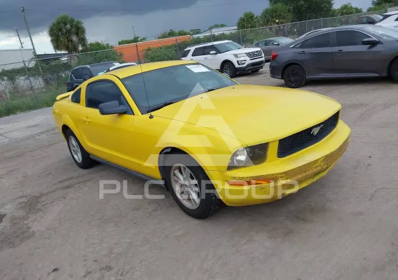 2005 Ford MUSTANG photo