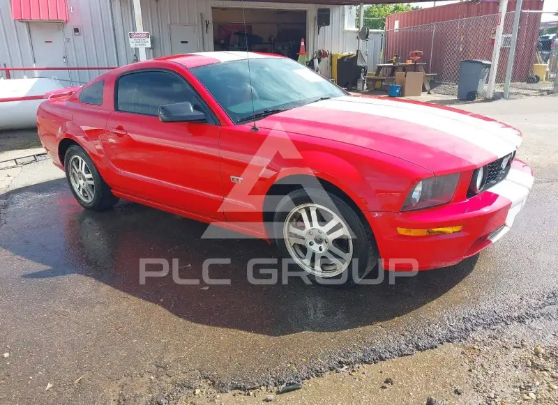 2005 Ford MUSTANG photo