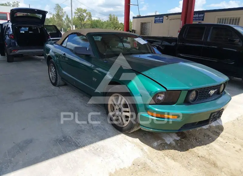 2005 Ford MUSTANG фото