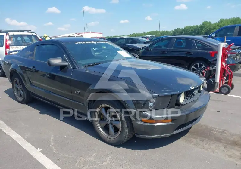 2005 Ford MUSTANG фото