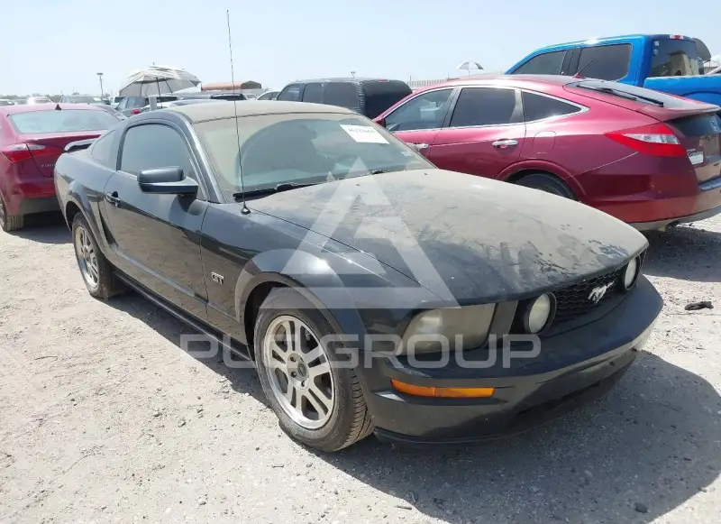 2005 Ford MUSTANG фото