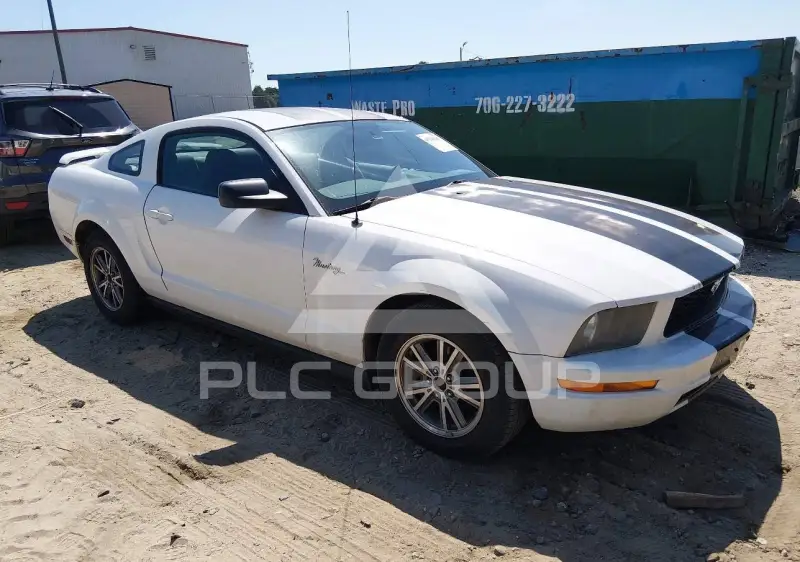 2005 Ford MUSTANG фото