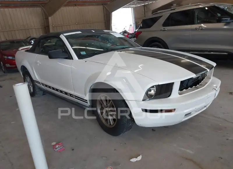 2005 Ford MUSTANG фото