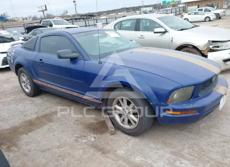 2005 Ford MUSTANG фото