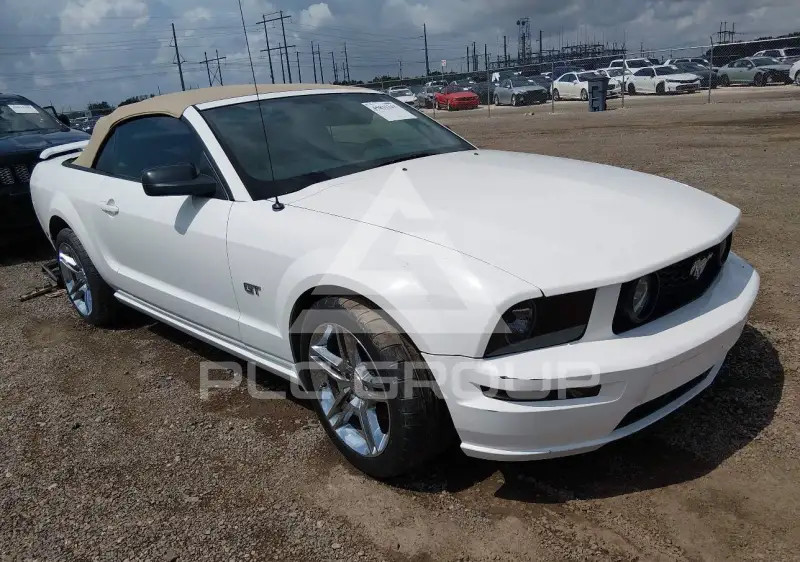 2005 Ford MUSTANG фото