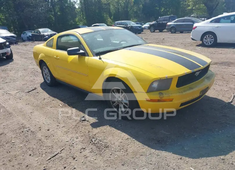 2005 Ford MUSTANG фото