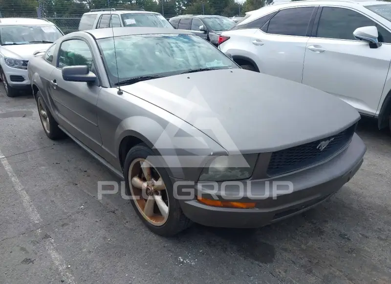 2005 Ford MUSTANG photo