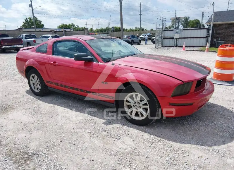 2005 Ford MUSTANG фото