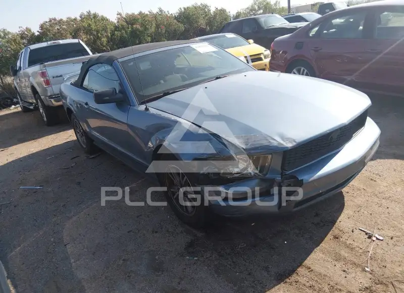 2005 Ford MUSTANG photo