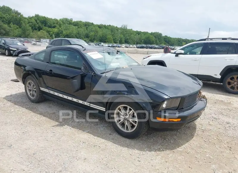 2005 Ford MUSTANG фото