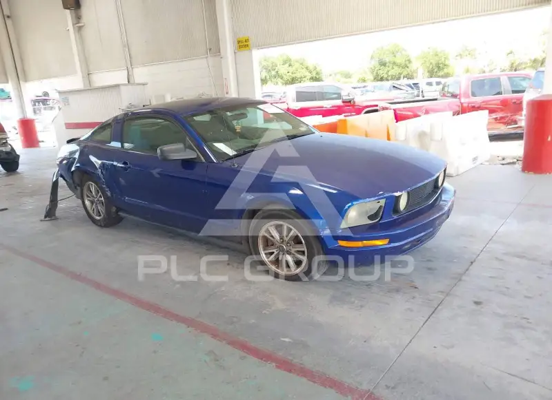 2005 Ford MUSTANG фото
