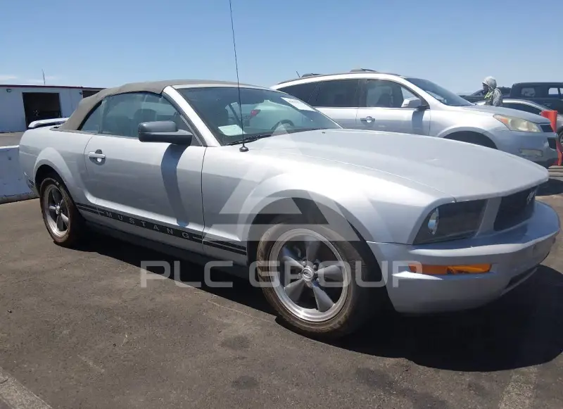 2005 Ford MUSTANG photo