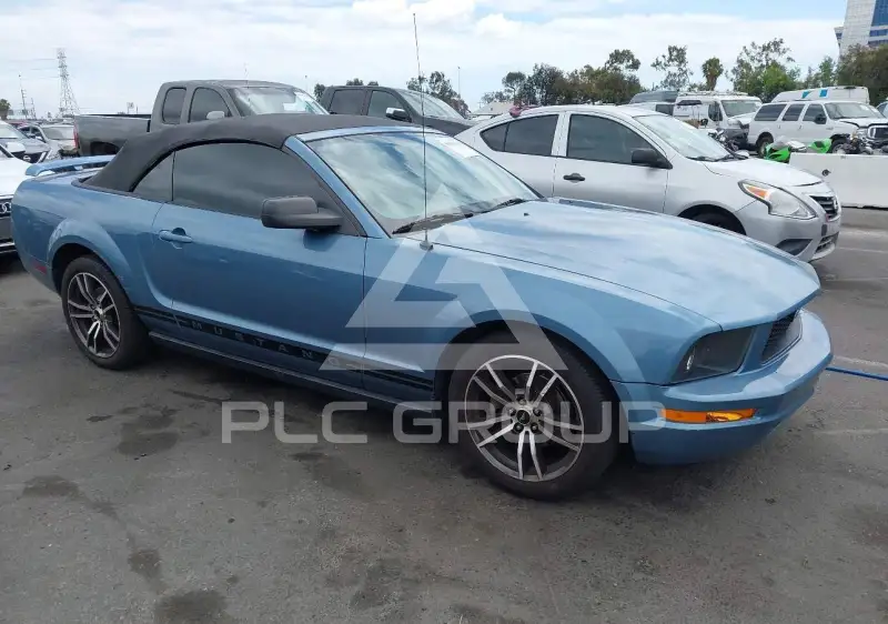 2005 Ford MUSTANG фото