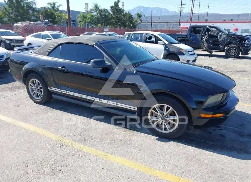 2005 Ford MUSTANG фото