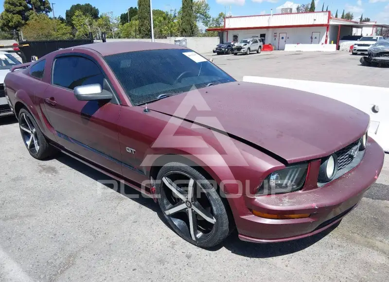 2005 Ford MUSTANG фото