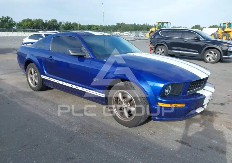 2005 Ford MUSTANG photo