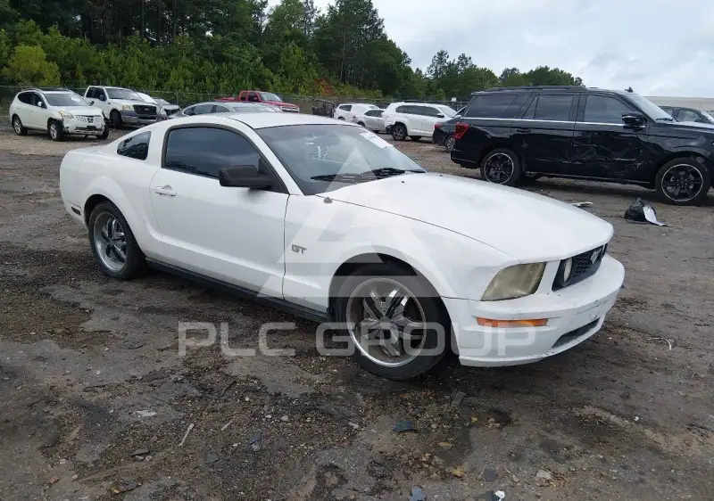 2005 Ford MUSTANG фото