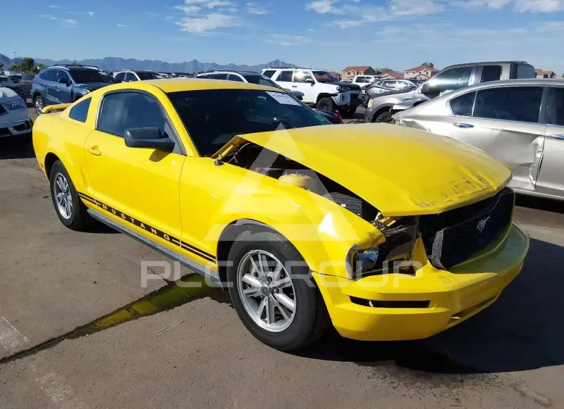 2005 Ford MUSTANG photo