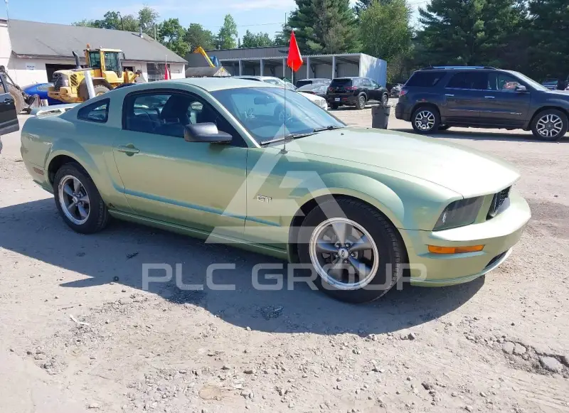 2005 Ford MUSTANG photo