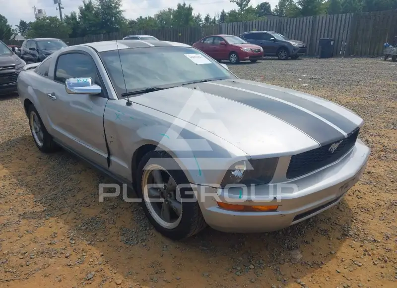2005 Ford MUSTANG photo