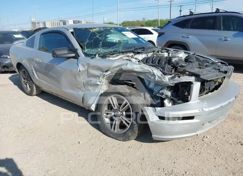 2005 Ford MUSTANG фото