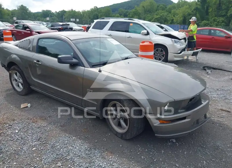 2005 Ford MUSTANG фото