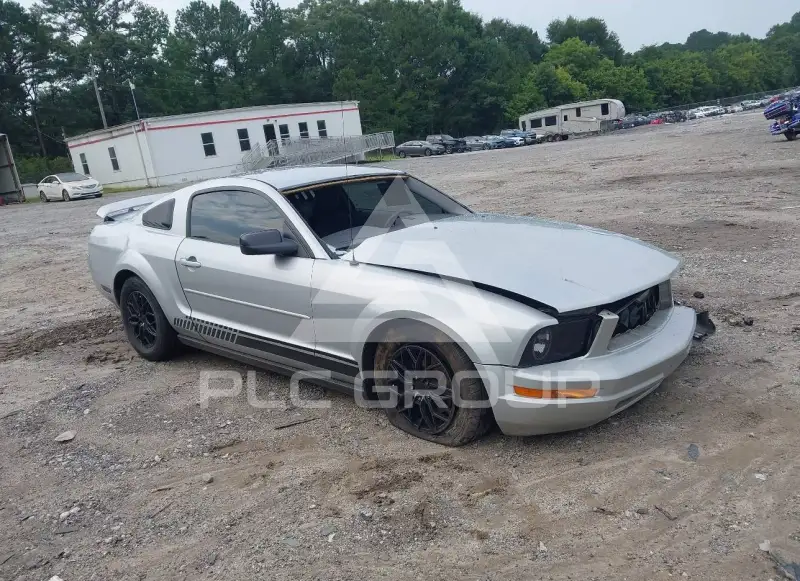 2005 Ford MUSTANG фото