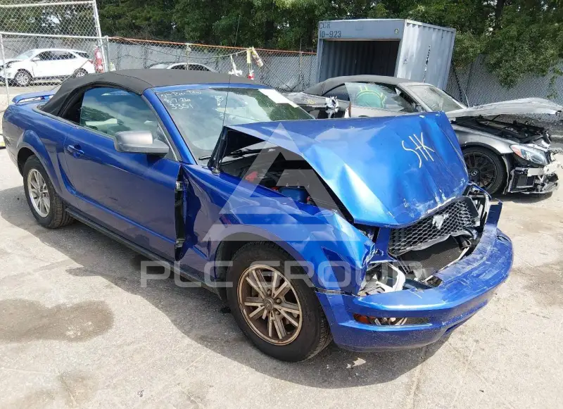 2005 Ford MUSTANG фото