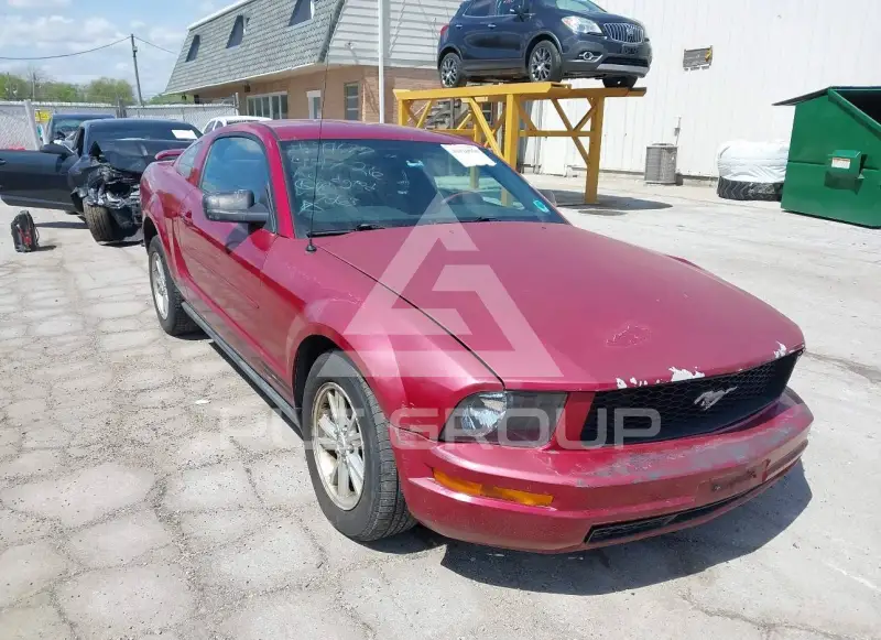 2005 Ford MUSTANG фото