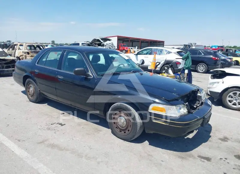 2005 Ford CROWN photo