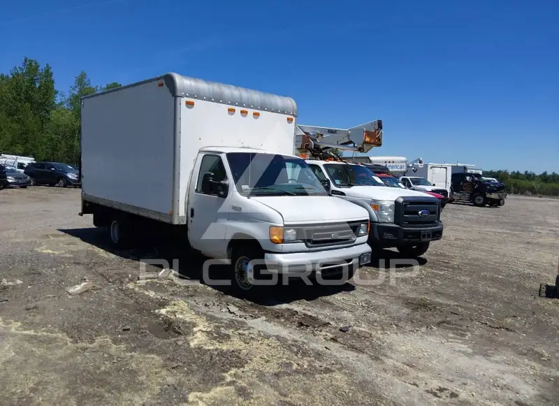 2005 Ford E-350 photo