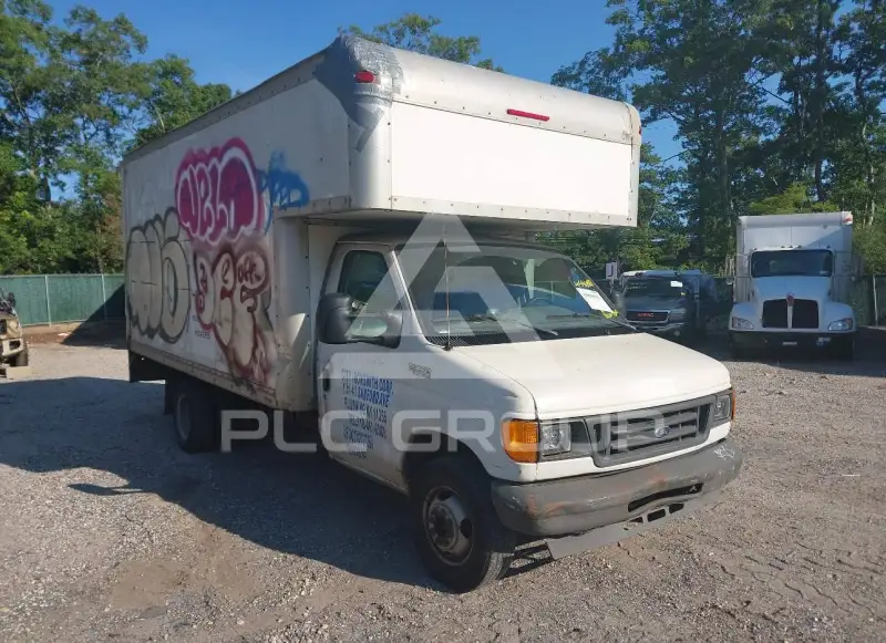 2005 Ford E-350 photo