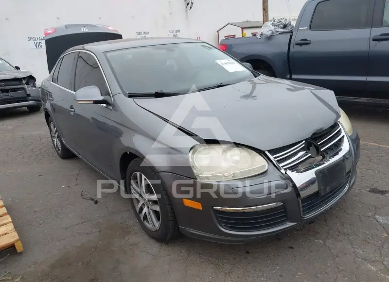 2005 Volkswagen Jetta photo