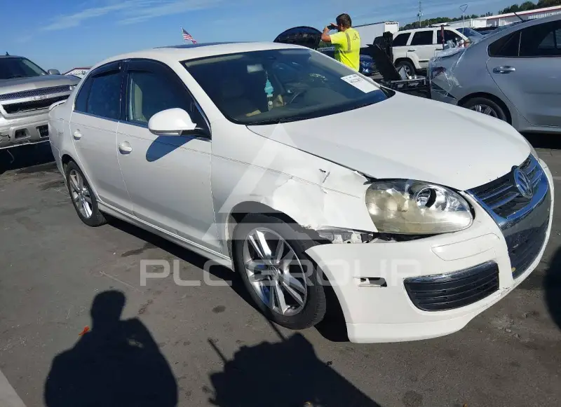 2005 Volkswagen Jetta photo