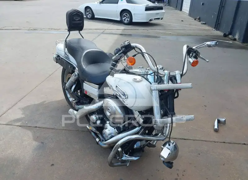 2006 Harley-Davidson FXDWG photo