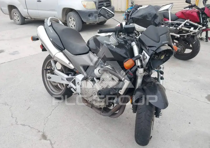 2006 Honda CB photo