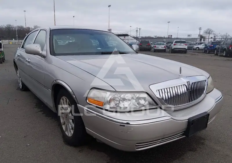 2006 Lincoln Town фото