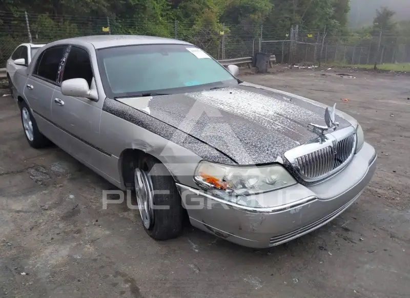 2006 Lincoln Town фото