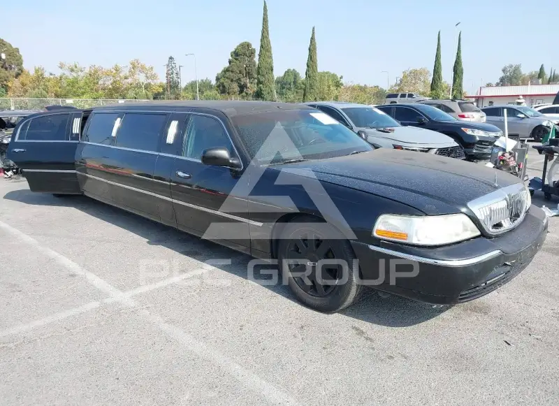 2006 Lincoln Town фото