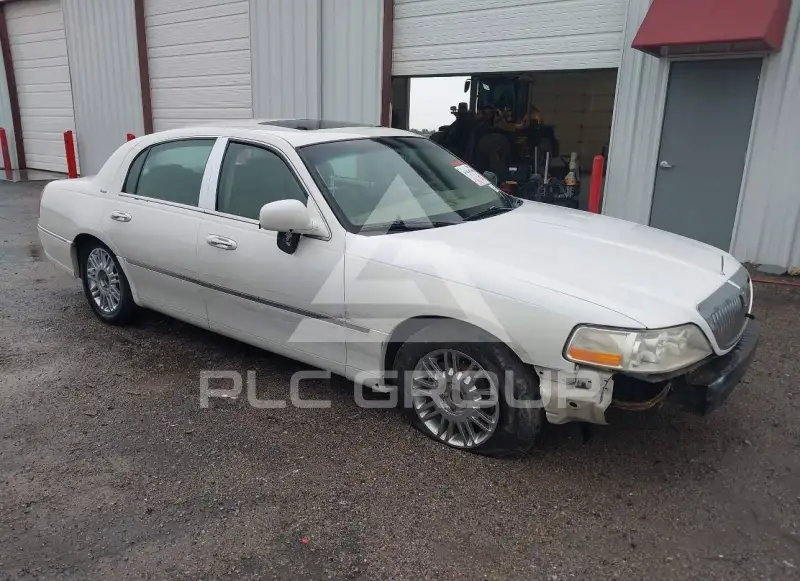2006 Lincoln Town photo