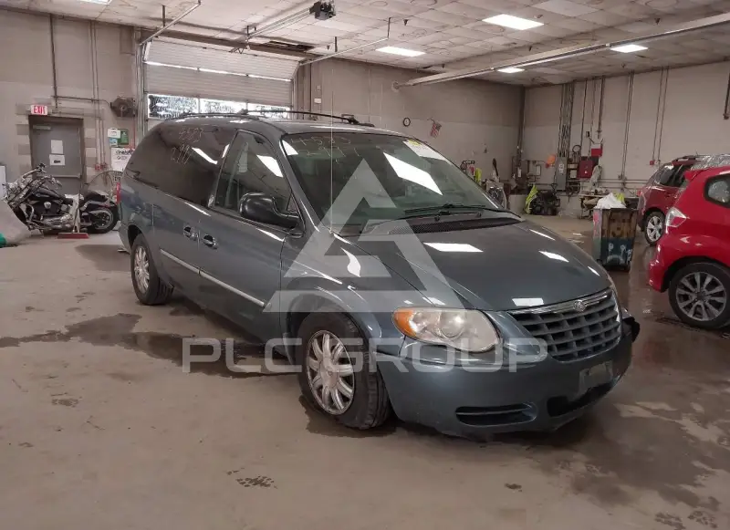 2006 Chrysler TOWN & COUNTRY photo